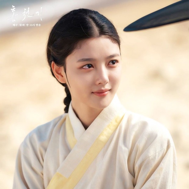 Đọ sắc so tài 3 em gái quốc dân phim Hàn: Kim Yoo Jung dính lời nguyền flop, Kim So Hyun diễn xuất bao đỉnh - Ảnh 2.