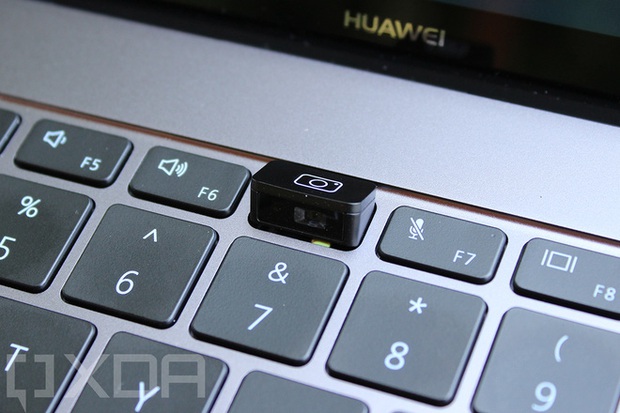 Laptop PC quả thật đang có vấn đề với webcam, nhưng cái tai thỏ của Apple không phải là giải pháp đúng - Ảnh 3. Laptop PC quả thật đang có vấn đề với webcam, nhưng cái tai thỏ của Apple không phải là giải pháp đúng - Ảnh 3.