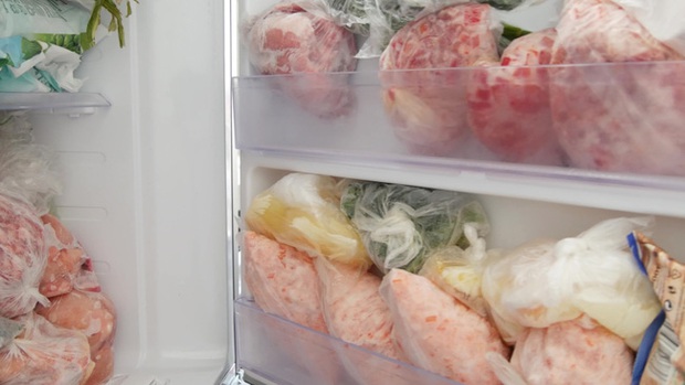90% chị em có thói quen tai hại này khi bảo quản thực phẩm trong tủ lạnh: Chuyên gia nói rất hại sức khỏe, có khả năng gây ung thư - Ảnh 4.