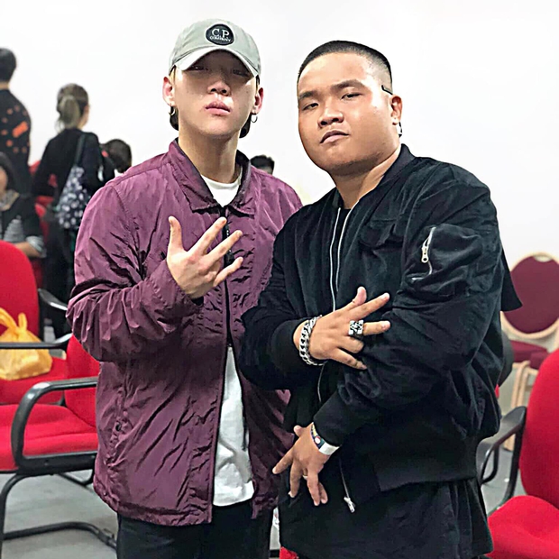 Thí sinh Rap Việt khoe ảnh với rapper Hàn là tình tin đồn của em út Red Velvet, từng bị chỉ trích thậm tệ vì tụt quần trong club - Ảnh 2. Thí sinh Rap Việt khoe ảnh với rapper Hàn là tình tin đồn của em út Red Velvet, từng bị chỉ trích thậm tệ vì tụt quần trong club - Ảnh 2.