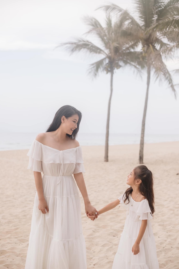 Ngất ngây trước visual tiểu mỹ nhân của nhóc tỳ Vbiz, hoá ra là con gái cưng của Hoa hậu dòng dõi hoàng tộc! - Ảnh 6. Ngất ngây trước visual tiểu mỹ nhân của nhóc tỳ Vbiz, hoá ra là con gái cưng của Hoa hậu dòng dõi hoàng tộc! - Ảnh 6.