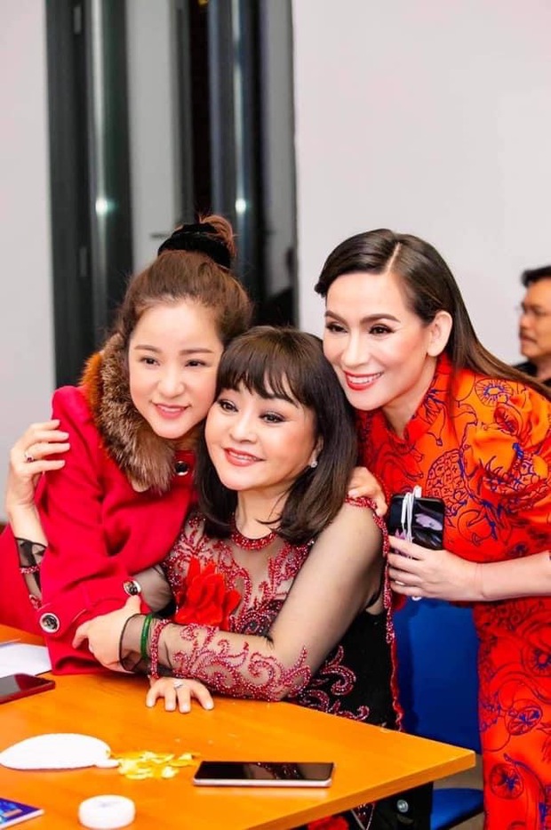 Lộ ảnh lúc 2 tuổi của một sao nữ Vbiz, đố bạn là ai? - Ảnh 4. Lộ ảnh lúc 2 tuổi của một sao nữ Vbiz, đố bạn là ai? - Ảnh 4.