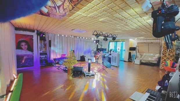 Con gái nuôi duy nhất của Bằng Kiều: Có liveshow từ năm 10 tuổi, Rich Kid hiếm hoi song ca cùng dàn nghệ sĩ nổi tiếng - Ảnh 16. Con gái nuôi duy nhất của Bằng Kiều: Có liveshow từ năm 10 tuổi, Rich Kid hiếm hoi song ca cùng dàn nghệ sĩ nổi tiếng - Ảnh 16.