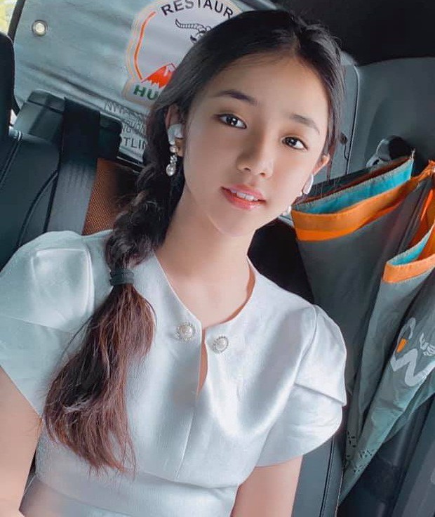 Con gái nuôi duy nhất của Bằng Kiều: Có liveshow từ năm 10 tuổi, Rich Kid hiếm hoi song ca cùng dàn nghệ sĩ nổi tiếng - Ảnh 17. Con gái nuôi duy nhất của Bằng Kiều: Có liveshow từ năm 10 tuổi, Rich Kid hiếm hoi song ca cùng dàn nghệ sĩ nổi tiếng - Ảnh 17.