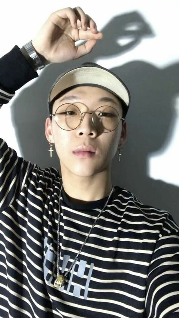 Thí sinh Rap Việt khoe ảnh với rapper Hàn là tình tin đồn của em út Red Velvet, từng bị chỉ trích thậm tệ vì tụt quần trong club - Ảnh 8. Thí sinh Rap Việt khoe ảnh với rapper Hàn là tình tin đồn của em út Red Velvet, từng bị chỉ trích thậm tệ vì tụt quần trong club - Ảnh 8.