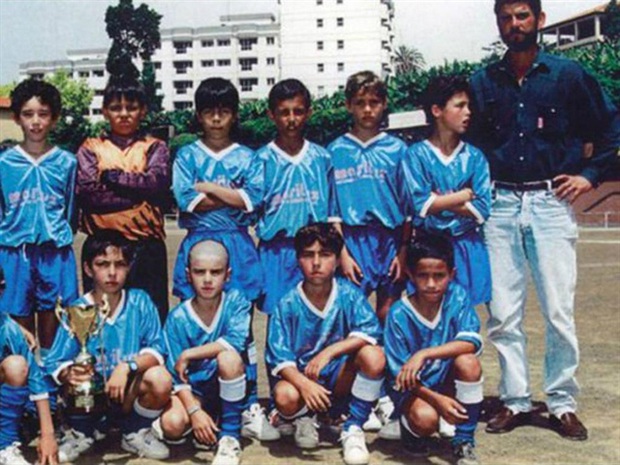 Phóng viên hỏi vì sao 36 tuổi vẫn ở với mẹ, Cristiano Ronaldo trả lời Tiền không làm nên người giàu - Ảnh 3. Phóng viên hỏi vì sao 36 tuổi vẫn ở với mẹ, Cristiano Ronaldo trả lời Tiền không làm nên người giàu - Ảnh 3.