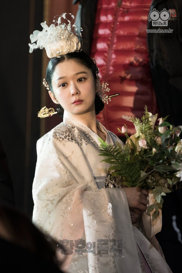 Chết mê 6 Hoàng hậu đẹp khó cưỡng ở phim Hàn: Anh hậu Shin Hye Sun lầy muốn xỉu, số 4 xứng danh huyền thoại - Ảnh 15.
