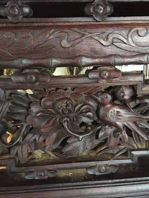 Đem cái bàn để trong kho đi kiểm định, chuyên gia: Thứ đáng giá tiền tỷ này không được vứt - Ảnh 3. Đem cái bàn để trong kho đi kiểm định, chuyên gia: Thứ đáng giá tiền tỷ này không được vứt - Ảnh 3.