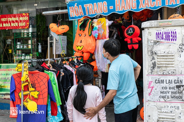 Tình hình bán buôn Halloween năm nay: Ế lắm, ế nhiều, năm ngoái đã ế rồi năm nay còn ế hơn! - Ảnh 13. Tình hình bán buôn Halloween năm nay: Ế lắm, ế nhiều, năm ngoái đã ế rồi năm nay còn ế hơn! - Ảnh 13.