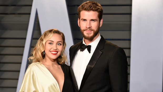 Phản ứng điên cuồng của Miley Cyrus khi chồng cũ Liam chuẩn bị kết hôn với bạn gái kém 8 tuổi - Ảnh 2. Phản ứng điên cuồng của Miley Cyrus khi chồng cũ Liam chuẩn bị kết hôn với bạn gái kém 8 tuổi - Ảnh 2.
