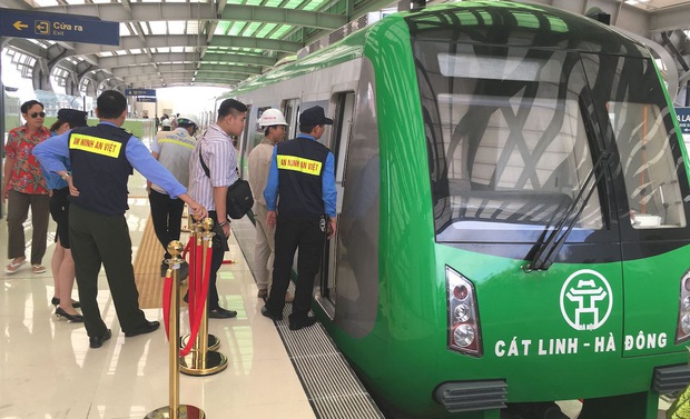 Lái tàu tuyến đường sắt Cát Linh - Hà Đông đào tạo ở Trung Quốc lương cao nhất 17 triệu - Ảnh 2. Lái tàu tuyến đường sắt Cát Linh - Hà Đông đào tạo ở Trung Quốc lương cao nhất 17 triệu - Ảnh 2.