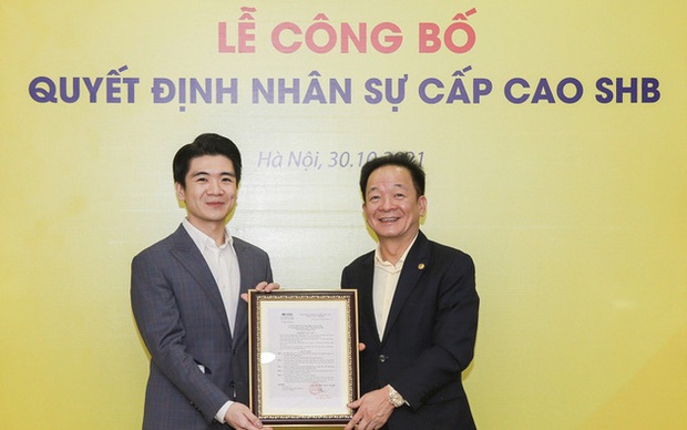 Con trai bầu Hiển vừa được bổ nhiệm làm Phó TGĐ Ngân hàng SHB: Thiếu gia nghìn tỷ đi xe máy, làm bồi bàn, ăn hàng quán bình dân - Ảnh 1. Con trai bầu Hiển vừa được bổ nhiệm làm Phó TGĐ Ngân hàng SHB: Thiếu gia nghìn tỷ đi xe máy, làm bồi bàn, ăn hàng quán bình dân - Ảnh 1.