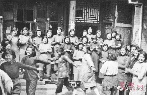 Kỹ viện Trung Quốc tồn tại 3000 năm sụp đổ trong phút chốc, hàng trăm nghìn kỹ nữ mất việc mà vẫn vui, lý do vì đâu? - Ảnh 4.