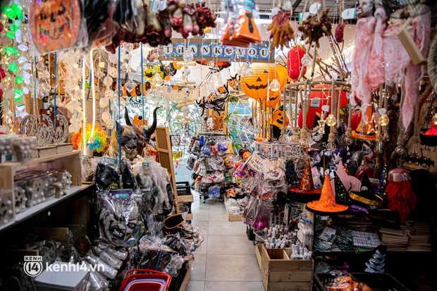 Tình hình bán buôn Halloween năm nay: Ế lắm, ế nhiều, năm ngoái đã ế rồi năm nay còn ế hơn! - Ảnh 17. Tình hình bán buôn Halloween năm nay: Ế lắm, ế nhiều, năm ngoái đã ế rồi năm nay còn ế hơn! - Ảnh 17.