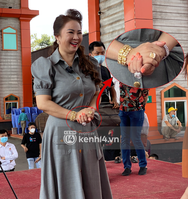 Clip theo CEO Phương Hằng đến cơ ngơi 6.000 tỷ: Đi “chuyên cơ”, bảo vệ kín bưng, chốt lại kim cương hột mít vẫn giật spotlight - Ảnh 4.
