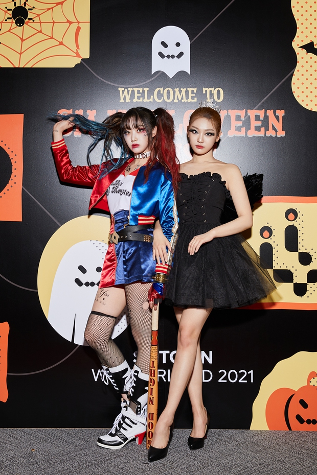 Tưng bừng tiệc Halloween của SM: Shindong (Suju) hóa búp bê trùm cuối át vía đàn em, Red Velvet - aespa đọ sắc cực gắt, cặp đôi NCT tình tứ lịm tim - Ảnh 10. Tưng bừng tiệc Halloween của SM: Shindong (Suju) hóa búp bê trùm cuối át vía đàn em, Red Velvet - aespa đọ sắc cực gắt, cặp đôi NCT tình tứ lịm tim - Ảnh 10.
