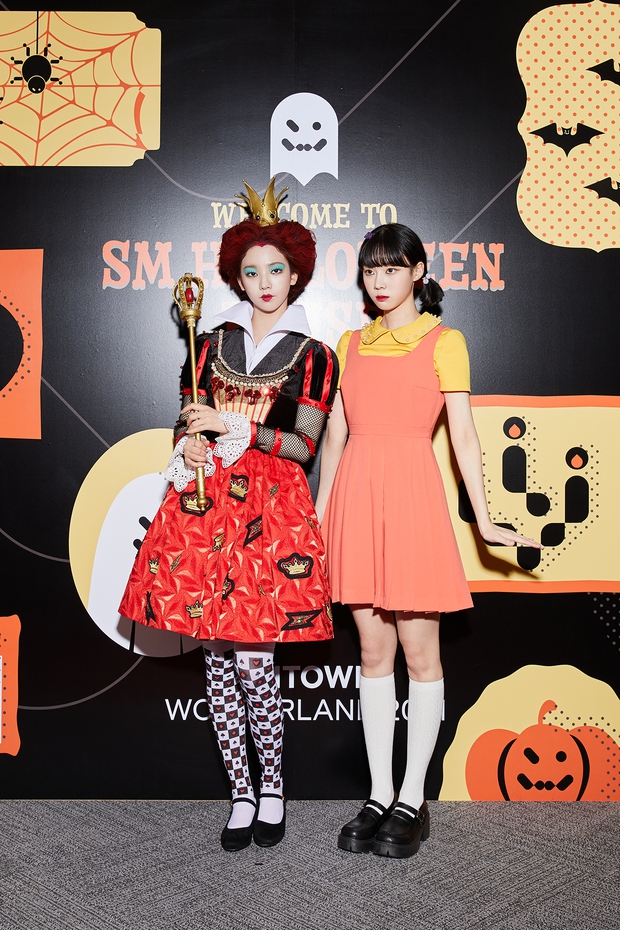 Tưng bừng tiệc Halloween của SM: Shindong (Suju) hóa búp bê trùm cuối át vía đàn em, Red Velvet - aespa đọ sắc cực gắt, cặp đôi NCT tình tứ lịm tim - Ảnh 12. Tưng bừng tiệc Halloween của SM: Shindong (Suju) hóa búp bê trùm cuối át vía đàn em, Red Velvet - aespa đọ sắc cực gắt, cặp đôi NCT tình tứ lịm tim - Ảnh 12.