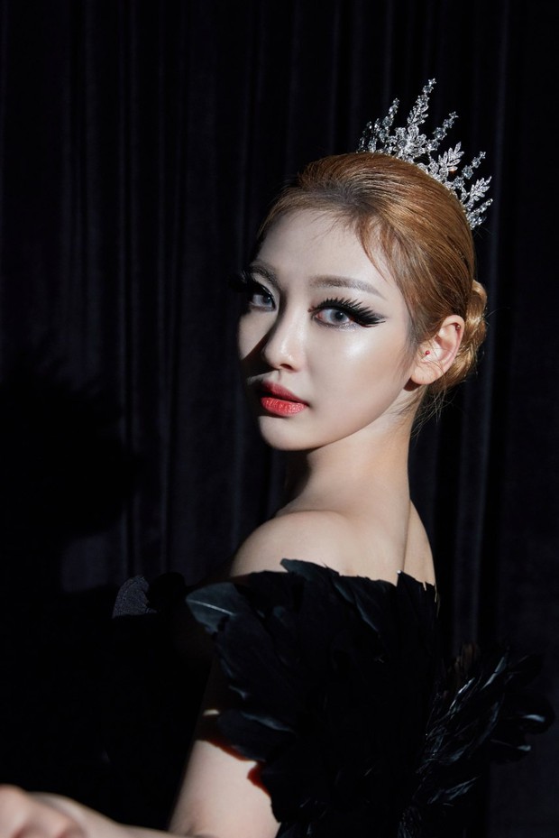Bị so sánh mãi rồi, nhân dịp Halloween nên NingNing (aespa) hoá trang thành Jennie (BLACKPINK) luôn? - Ảnh 2. Bị so sánh mãi rồi, nhân dịp Halloween nên NingNing (aespa) hoá trang thành Jennie (BLACKPINK) luôn? - Ảnh 2.
