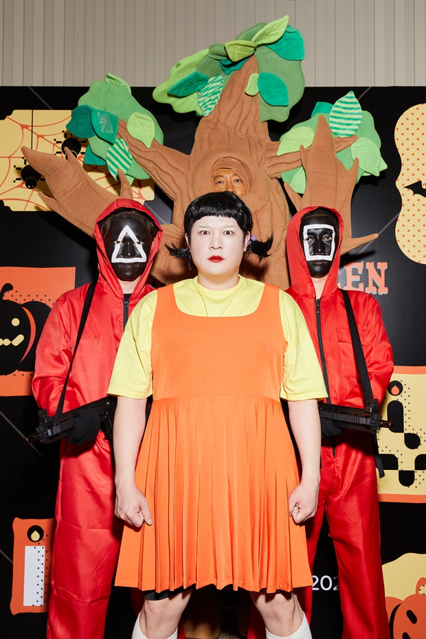 Tưng bừng tiệc Halloween của SM: Shindong (Suju) hóa búp bê trùm cuối át vía đàn em, Red Velvet - aespa đọ sắc cực gắt, cặp đôi NCT tình tứ lịm tim - Ảnh 4. Tưng bừng tiệc Halloween của SM: Shindong (Suju) hóa búp bê trùm cuối át vía đàn em, Red Velvet - aespa đọ sắc cực gắt, cặp đôi NCT tình tứ lịm tim - Ảnh 4.