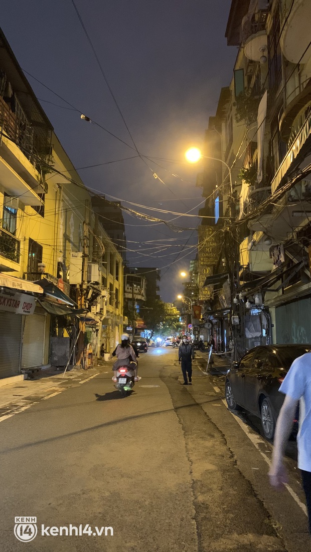 Khong khi Halloween: Ha Noi da vang con mua, Sai Gon dong nghit nhung it thay nguoi hoa trang