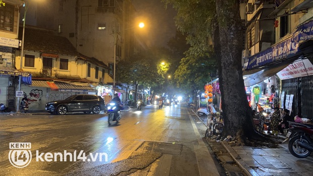 Khong khi Halloween: Ha Noi da vang con mua, Sai Gon dong nghit nhung it thay nguoi hoa trang