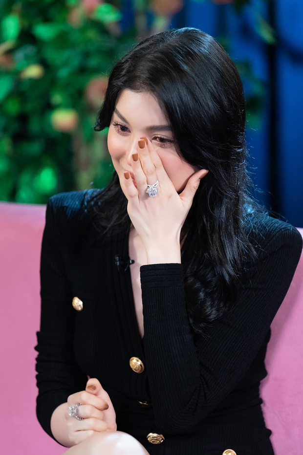 Lyly Chen - tình địch Ngọc Trinh bất ngờ tuyên bố sắp có drama bùng nổ nhất showbiz, chuyện gì đây? - Ảnh 3. Lyly Chen - tình địch Ngọc Trinh bất ngờ tuyên bố sắp có drama bùng nổ nhất showbiz, chuyện gì đây? - Ảnh 3.