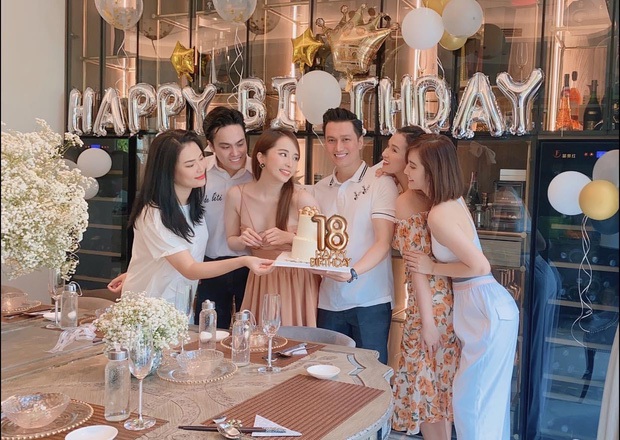 Quỳnh Nga bày tiệc xôi thịt khoe vòng 1 căng phồng, trùng khớp 100% với thính của Việt Anh thế này? - Ảnh 6. Quỳnh Nga bày tiệc xôi thịt khoe vòng 1 căng phồng, trùng khớp 100% với thính của Việt Anh thế này? - Ảnh 6.