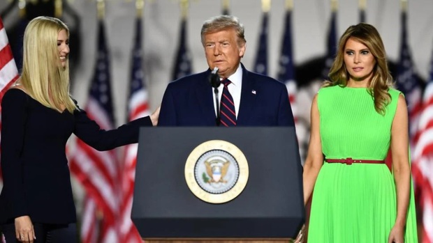 Cựu trợ lý tiết lộ loạt chuyện “thâm cung bí sử” gây sốc về nhà Trump, mối quan hệ mẹ kế con chồng còn căng thẳng hơn lời đồn? - Ảnh 2. Cựu trợ lý tiết lộ loạt chuyện “thâm cung bí sử” gây sốc về nhà Trump, mối quan hệ mẹ kế con chồng còn căng thẳng hơn lời đồn? - Ảnh 2.