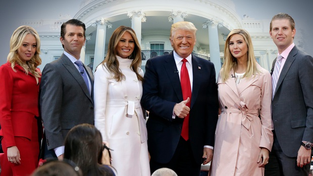 Cựu trợ lý tiết lộ loạt chuyện “thâm cung bí sử” gây sốc về nhà Trump, mối quan hệ mẹ kế con chồng còn căng thẳng hơn lời đồn? - Ảnh 3. Cựu trợ lý tiết lộ loạt chuyện “thâm cung bí sử” gây sốc về nhà Trump, mối quan hệ mẹ kế con chồng còn căng thẳng hơn lời đồn? - Ảnh 3.