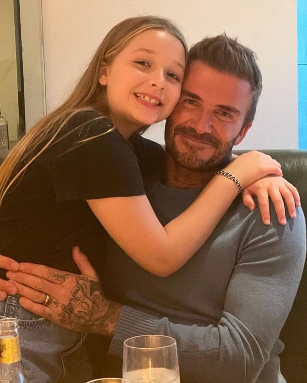 Mới 10 tuổi, ái nữ nhà David Beckham đã là khách VIP của tiệm nail và spa làm đẹp, nhưng netizen bỗng tranh cãi nảy lửa? - Ảnh 10. Mới 10 tuổi, ái nữ nhà David Beckham đã là khách VIP của tiệm nail và spa làm đẹp, nhưng netizen bỗng tranh cãi nảy lửa? - Ảnh 10.