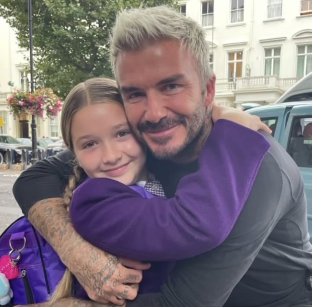Mới 10 tuổi, ái nữ nhà David Beckham đã là khách VIP của tiệm nail và spa làm đẹp, nhưng netizen bỗng tranh cãi nảy lửa? - Ảnh 11. Mới 10 tuổi, ái nữ nhà David Beckham đã là khách VIP của tiệm nail và spa làm đẹp, nhưng netizen bỗng tranh cãi nảy lửa? - Ảnh 11.