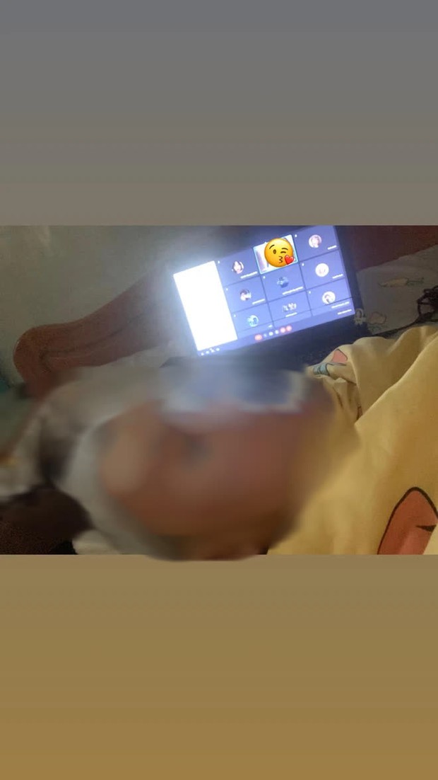 Nam sinh chăm chú học online, zoom kỹ bức hình phát hiện ngay điều bất thường khiến giáo viên nào cũng muốn xỉu - Ảnh 1. Nam sinh chăm chú học online, zoom kỹ bức hình phát hiện ngay điều bất thường khiến giáo viên nào cũng muốn xỉu - Ảnh 1.
