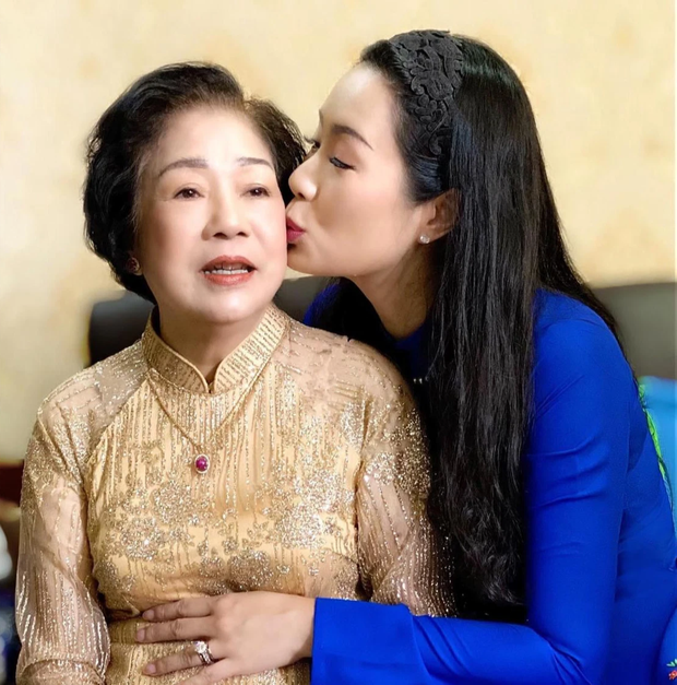 Tin buồn: Mẹ ruột Trịnh Kim Chi qua đời, NS Hồng Vân - Vy Oanh và dàn sao đồng loạt chia buồn - Ảnh 5. Tin buồn: Mẹ ruột Trịnh Kim Chi qua đời, NS Hồng Vân - Vy Oanh và dàn sao đồng loạt chia buồn - Ảnh 5.