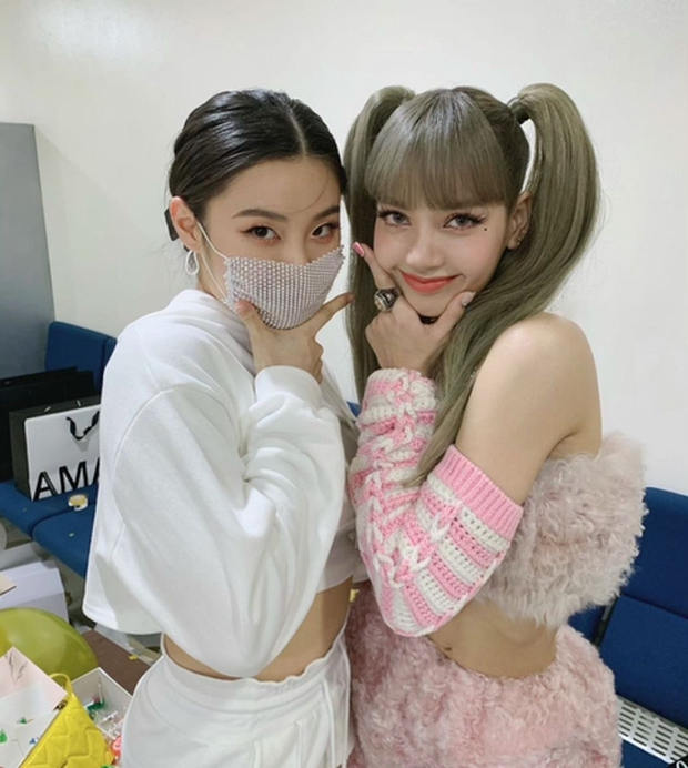 Profile nữ dancer tuổi trẻ tài cao, hot nhất Kpop hiện tại: Là HLV của BLACKPINK, hợp tác với toàn sao lớn Big 3, nổi tiếng chẳng kém idol - Ảnh 11.