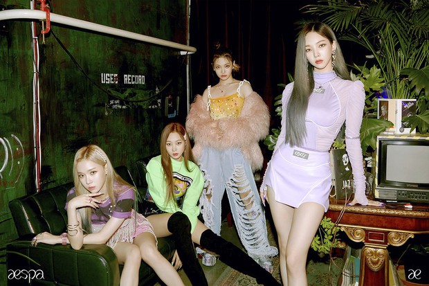 Hành trình nhan sắc đối lập của ITZY và aespa: Bên đẹp tự nhiên bị JYP “dìm” thảm, bên bị chê tơi tả vào tay SM hoá thiên nga - Ảnh 15. Hành trình nhan sắc đối lập của ITZY và aespa: Bên đẹp tự nhiên bị JYP “dìm” thảm, bên bị chê tơi tả vào tay SM hoá thiên nga - Ảnh 15.
