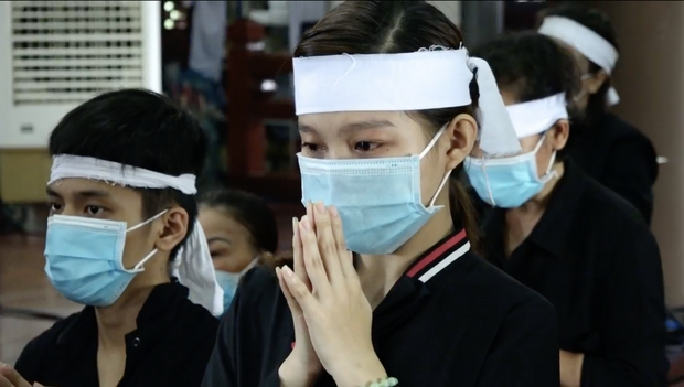 Vợ cũ Huy Khánh phát ngôn gây tranh cãi: Phi Nhung ra đi hoàn toàn đúng ý trời - Ảnh 5. Vợ cũ Huy Khánh phát ngôn gây tranh cãi: Phi Nhung ra đi hoàn toàn đúng ý trời - Ảnh 5.