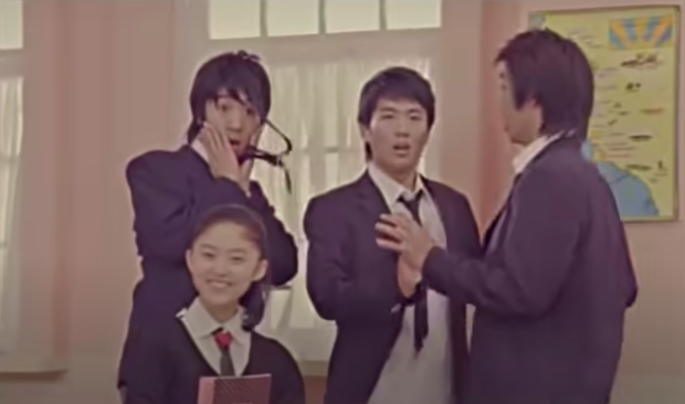 Diễn viên nhí bị bắt nạt trong MV trở thành idol xinh như búp bê sau 14 năm, từng bị netizen chỉ trích vì vô ơn với thành viên trong nhóm? - Ảnh 4. Diễn viên nhí bị bắt nạt trong MV trở thành idol xinh như búp bê sau 14 năm, từng bị netizen chỉ trích vì vô ơn với thành viên trong nhóm? - Ảnh 4.