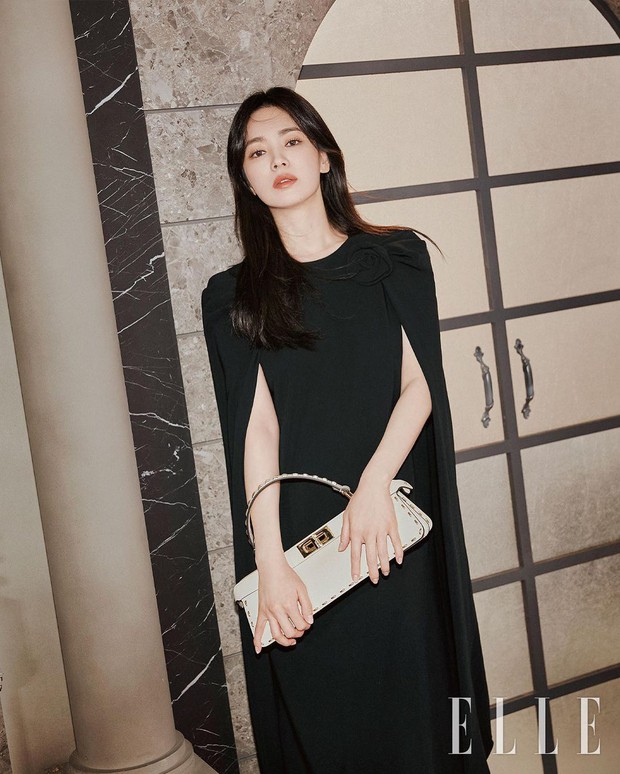 Song Hye Kyo tung bộ ảnh “bung xoã” visual: Chẳng biết có “khịa” Song Joong Ki không nhưng đẹp… quá đà lắm rồi! - Ảnh 5. Song Hye Kyo tung bộ ảnh “bung xoã” visual: Chẳng biết có “khịa” Song Joong Ki không nhưng đẹp… quá đà lắm rồi! - Ảnh 5.