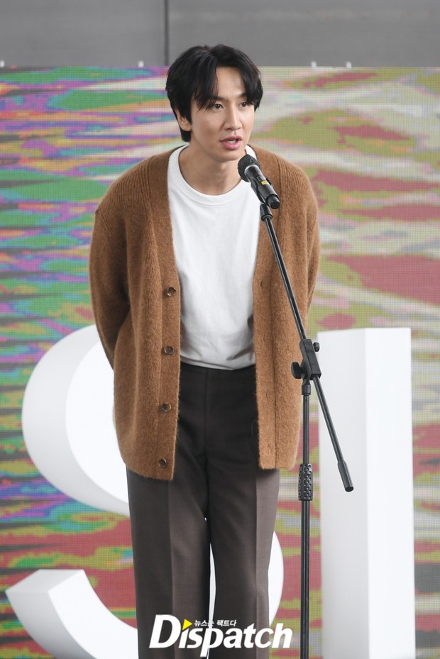 Dàn sao đổ bộ lễ ra mắt phim ở LHP Busan: Hươu cao cổ Lee Kwang Soo như người khổng lồ, Han So Hee đẹp phát sáng cả sân khấu - Ảnh 7. Dàn sao đổ bộ lễ ra mắt phim ở LHP Busan: Hươu cao cổ Lee Kwang Soo như người khổng lồ, Han So Hee đẹp phát sáng cả sân khấu - Ảnh 7.