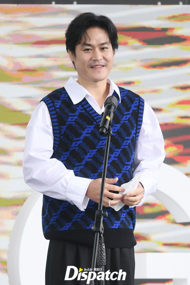 Dàn sao đổ bộ lễ ra mắt phim ở LHP Busan: Hươu cao cổ Lee Kwang Soo như người khổng lồ, Han So Hee đẹp phát sáng cả sân khấu - Ảnh 20. Dàn sao đổ bộ lễ ra mắt phim ở LHP Busan: Hươu cao cổ Lee Kwang Soo như người khổng lồ, Han So Hee đẹp phát sáng cả sân khấu - Ảnh 20.