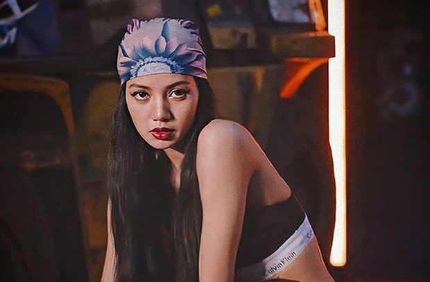 Trước khi bị YG kìm hãm hoạt động, Lisa từng phải mặc lại đồ vũ công Jennie, tố ăn cắp hay miệt thị khiến cả Thái Lan dậy sóng - Ảnh 9. Trước khi bị YG kìm hãm hoạt động, Lisa từng phải mặc lại đồ vũ công Jennie, tố ăn cắp hay miệt thị khiến cả Thái Lan dậy sóng - Ảnh 9.