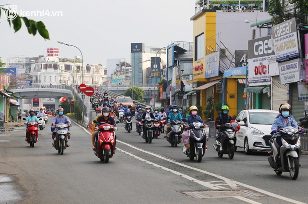 Nguy cơ lây nhiễm COVID-19 trong giai đoạn bình thường mới và 2 biện pháp phòng dịch then chốt - Ảnh 1. Nguy cơ lây nhiễm COVID-19 trong giai đoạn bình thường mới và 2 biện pháp phòng dịch then chốt - Ảnh 1.