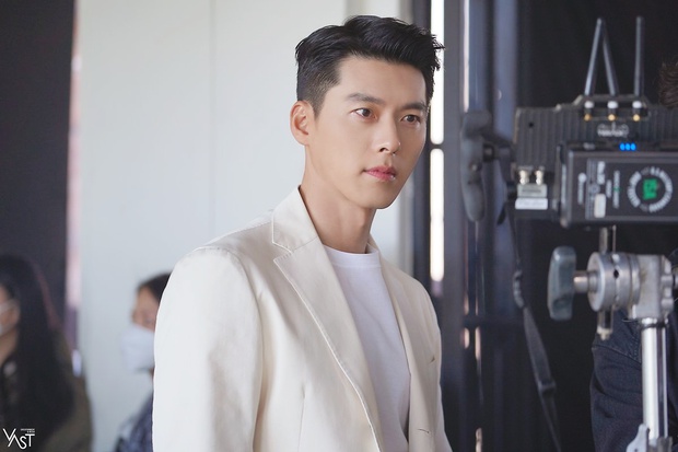 Trước khi làm anh xã cực phẩm của Son Ye Jin, Hyun Bin từng có loạt tạo hình muốn chôn sống trên màn ảnh - Ảnh 1.