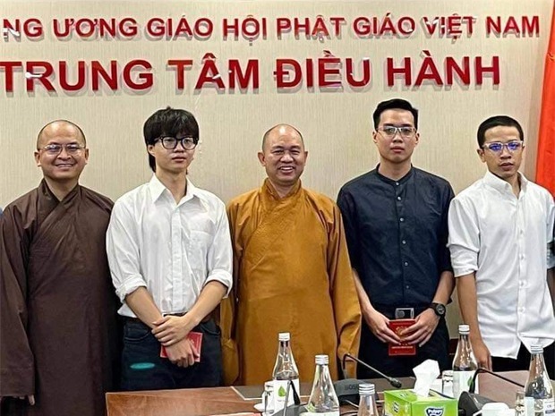 Còn nhớ cơn bão nhạc rap càn quét Việt Nam thời điểm này năm ngoái, ai ngờ đúng 1 năm sau gặp đủ thứ tranh cãi lẫn chỉ trích - Ảnh 10. Còn nhớ cơn bão nhạc rap càn quét Việt Nam thời điểm này năm ngoái, ai ngờ đúng 1 năm sau gặp đủ thứ tranh cãi lẫn chỉ trích - Ảnh 10.