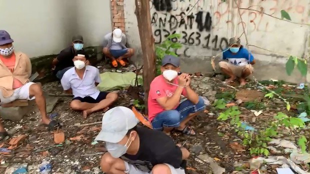 Phá trường gà ở TP.HCM, phát hiện 1 đối tượng dương tính Covid-19 - Ảnh 1. Phá trường gà ở TP.HCM, phát hiện 1 đối tượng dương tính Covid-19 - Ảnh 1.