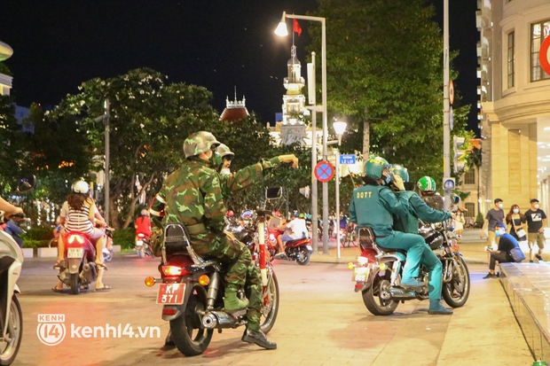 TP.HCM: Tụ tập ở phố đi bộ Nguyễn Huệ, nhiều người bị xử phạt - Ảnh 5.