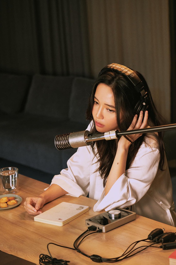 Bích Phương tung nhạc thiền ru ngủ nhưng netizen nghe giọng chính chủ lại tỉnh như sáo vì... mắc cười - Ảnh 7. Bích Phương tung nhạc thiền ru ngủ nhưng netizen nghe giọng chính chủ lại tỉnh như sáo vì... mắc cười - Ảnh 7.