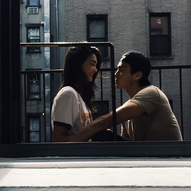  Tình yêu của người trưởng thành chỉ cần 1 tuần là đủ cho mọi thứ diễn ra: Người ta nói về tiền bạc, nhà cửa, xe cộ và cả chuyện nhạy cảm hơn nữa!  - Ảnh 1.