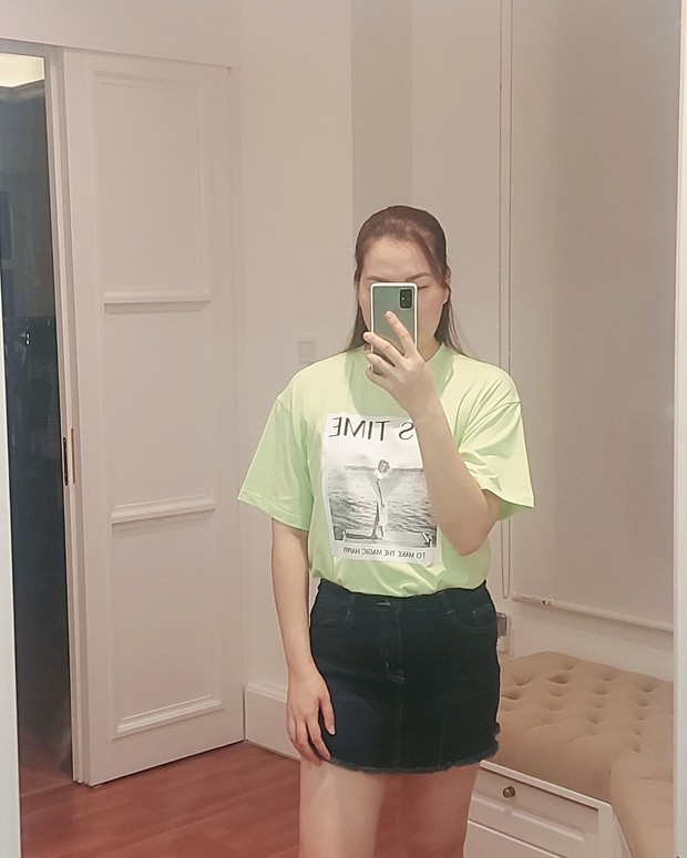 Trong lúc Ngọc Trinh bị Lily Chen réo tên, người chị em luôn nhất mực bảo vệ nữ hoàng nội y đang làm gì? - Ảnh 4.