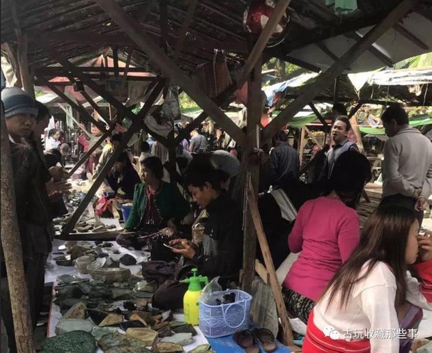 Thương nhân buôn ngọc tìm được viên đá thô có giá trị 17 nghìn tỷ nhưng 10 năm sau không ai mua vì một lý do - Ảnh 1.